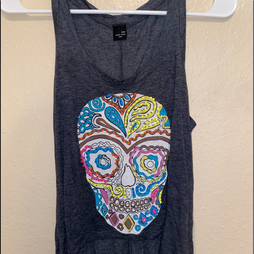 Decorated Gray Skull Tank